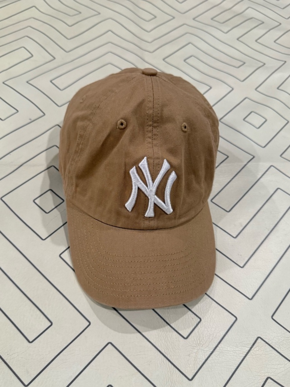 '47 Brand New York Yankees Khaki Hat - Picture 2 of 10